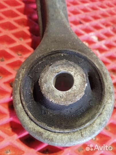 Рычаг передний левый Volkswagen Passat