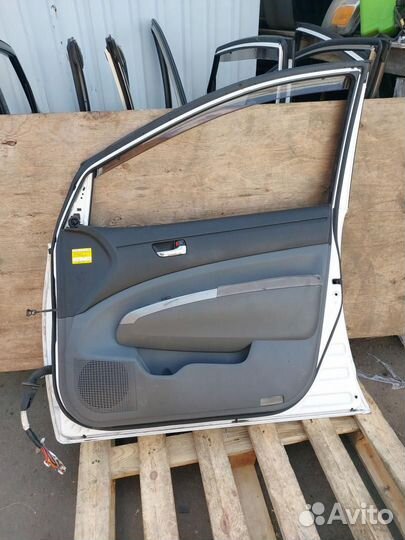 Дверь передняя правая Toyota Prius 2 NHW20 2005