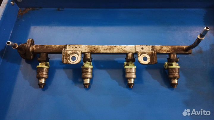 Топливная рампа с форсунками Daewoo Nexia/Chevrole