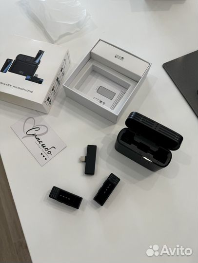 Беспроводной петличный микрофон