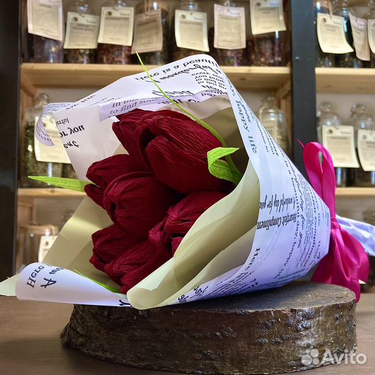 Букет из связанного чая и конфет 