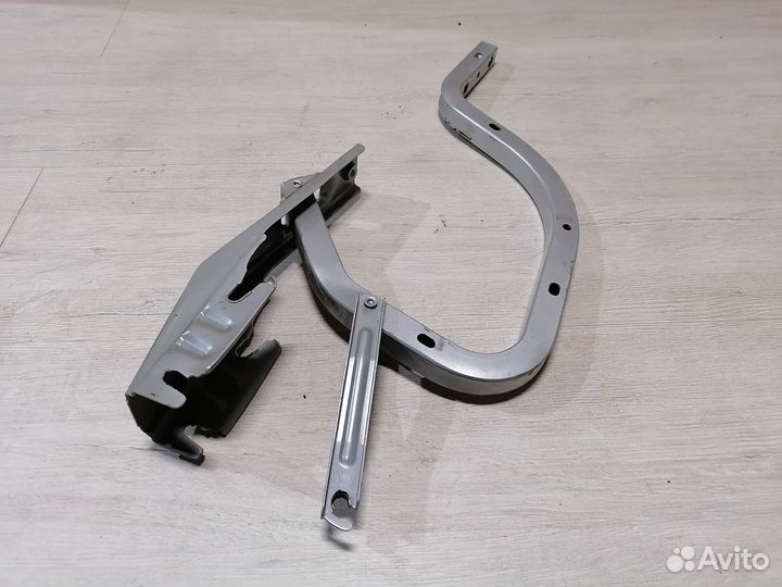 Петля багажника правая Toyota Camry V40 Камри V 40