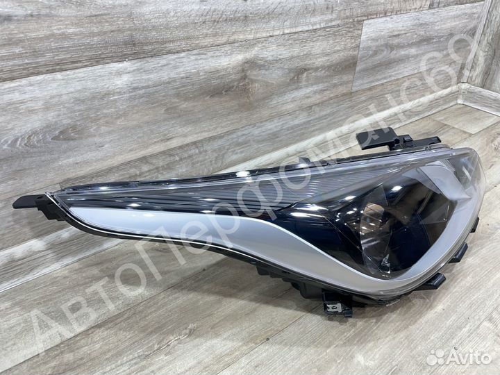 Фара правая Kia Rio 4 (2017-2020)