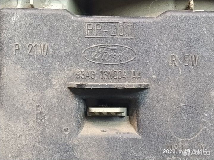 Фонарь задний правый Ford Escort 95-01