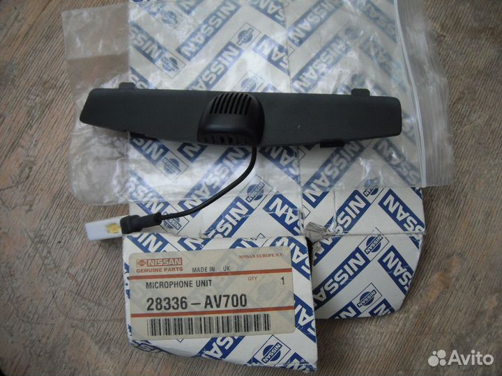 Микрофон телефона в салоне Nissan Primera P12