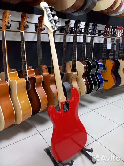 Бас-гитара Новая