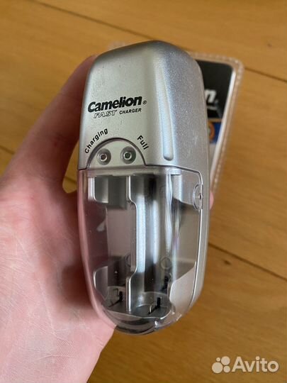 Зарядное устройство Camelion Fast Charged AA/AAA