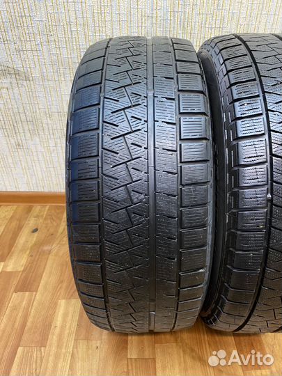 Pirelli Formula Ice FR 215/55 R17