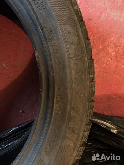 Bridgestone Blizzak DM-V1 225/50 R17