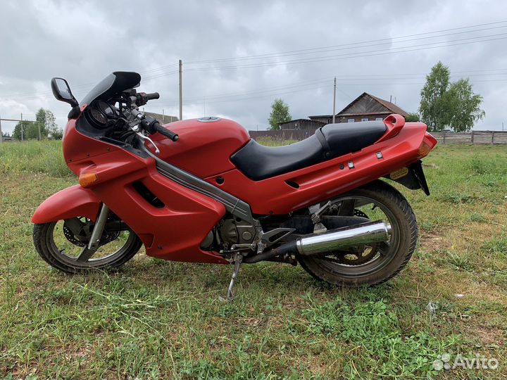 Kawasaki zzr 250