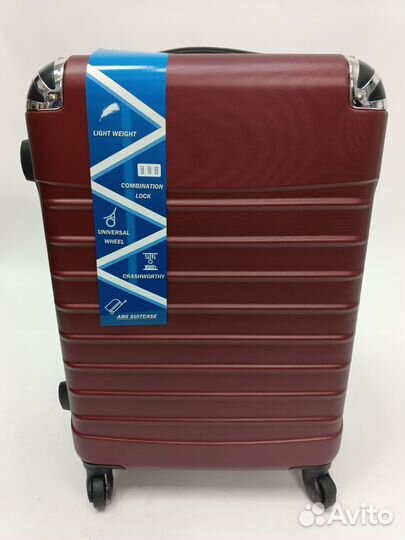 Чемодан на колесах новый