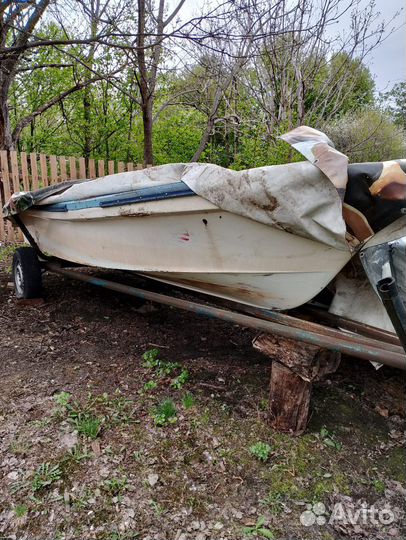 Лодка пластиковая
