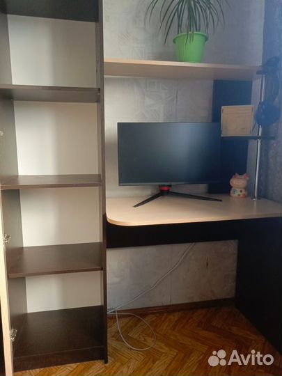 Компьютерный стол со шкафом