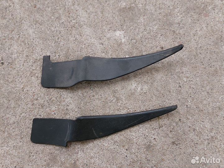 Заглушка крыла golf4