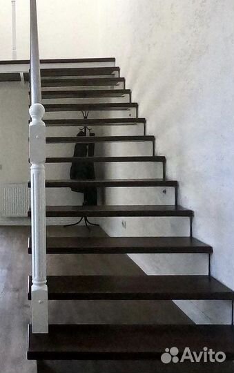 Лестница на металлическом каркасе