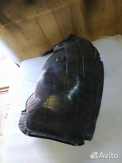 Подкрылок передний Hyundai Tucson 3