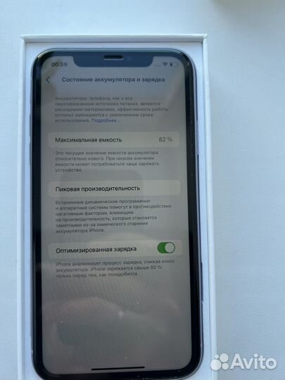 iPhone 11, 64 ГБ