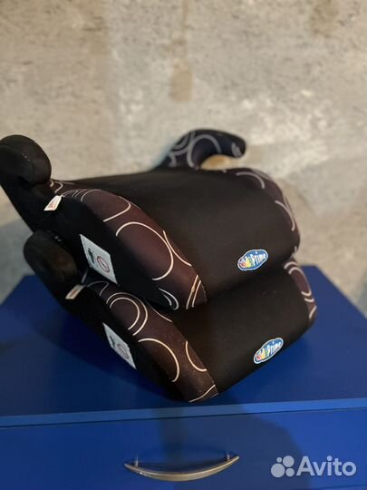 Детский бустер автомобильный