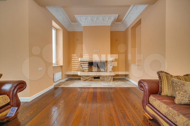 Дом 423,8 м² на участке 18,5 сот.