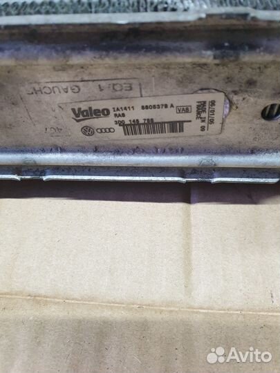 Радиатор интеркулера Volkswagen Phaeton 2005г