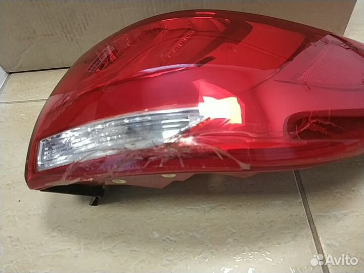 Фонарь задний правый Kia sportage 3 sl 92402-3W610