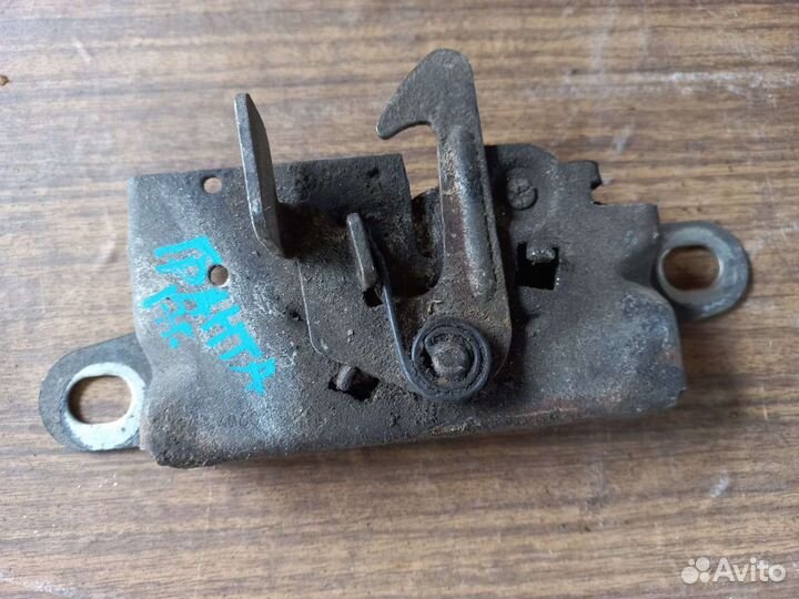 Замок капота и багажника Лада Гранта