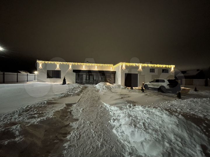 Коттедж 255 м² на участке 10 сот.