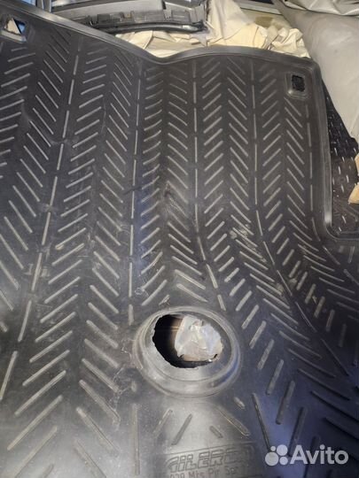 Коврик в багажник mitsubishi pajero спорт 3