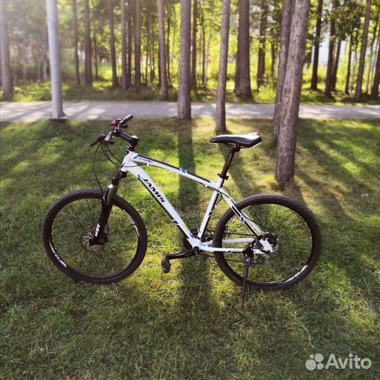 Beло пpoкaт GT, Jamis, Merida