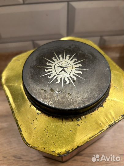 Банка из под чая