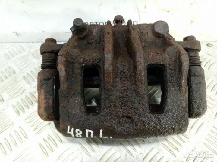 Суппорт передний левый Kia Sorento XM 2.2 D4HB