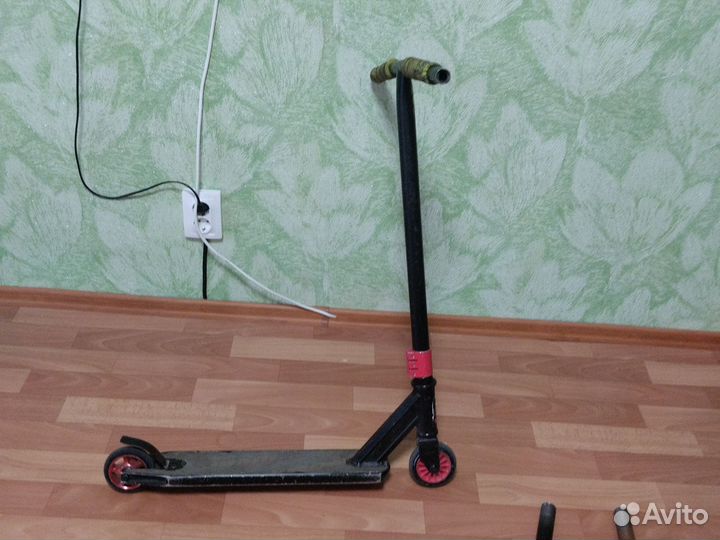Самакат и 2 Вилки