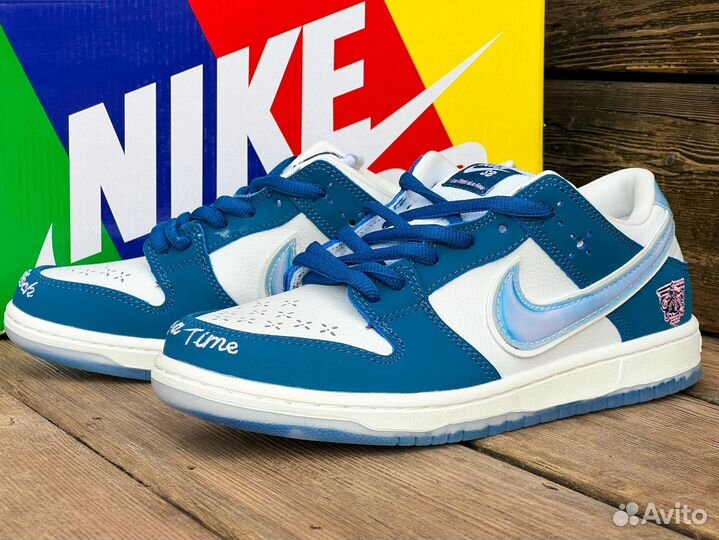 Nike SB Dunk Low Born x Raised