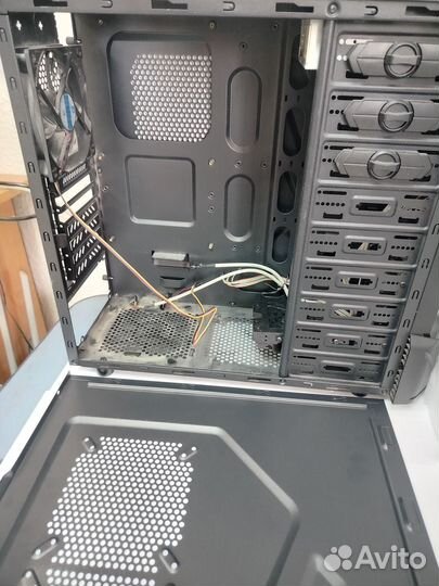 Корпус ATX для компьютера