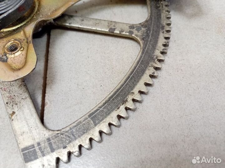 Стеклоподъемник электрический задний правый 698035