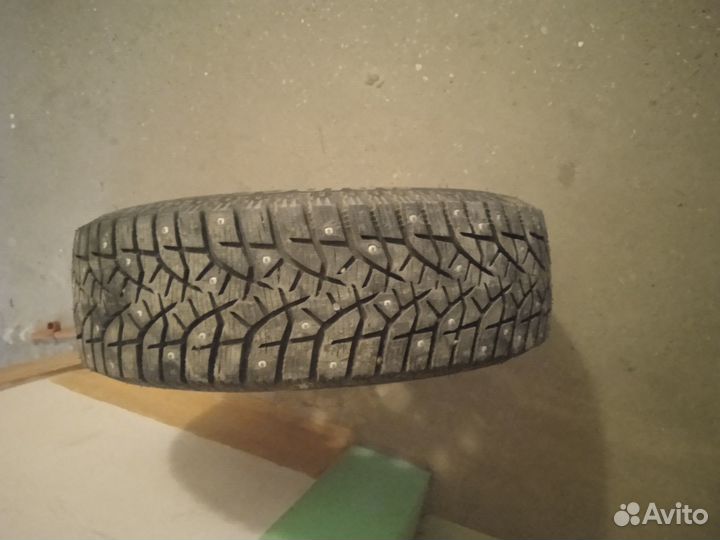 Bridgestone Blizzak Spike-02 185/65 R14