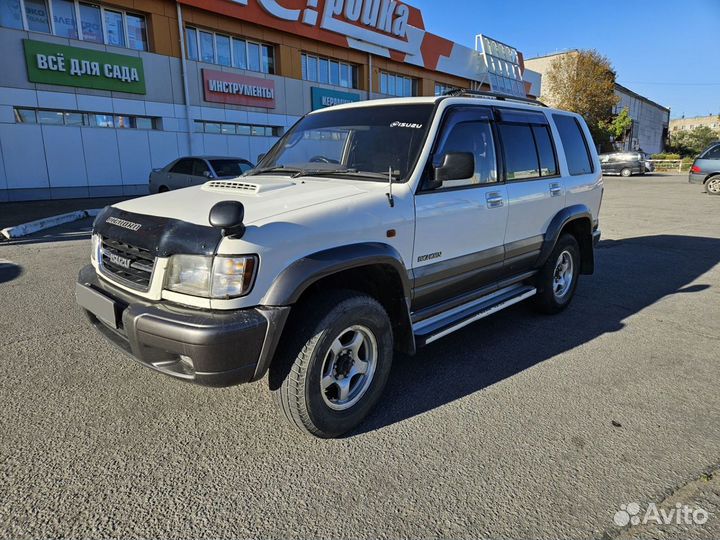 Isuzu Bighorn 3.0 AT, 1999, 320 000 км