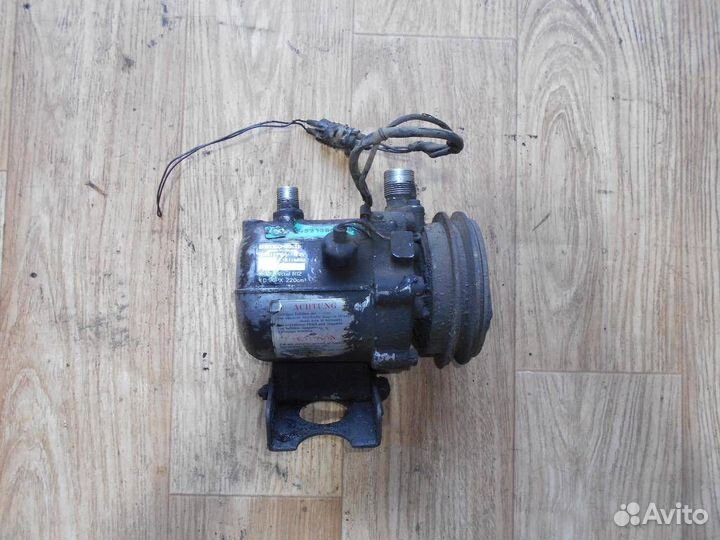 Компрессор системы кондиционирования BMW 5-серия