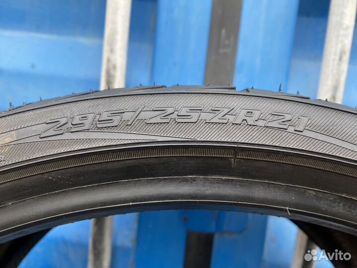 Yokohama Advan Sport V103 295/25 R21 96Y