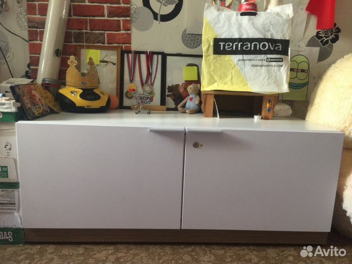 Белая тумба Volvo 120х62х49 (дхшхв)