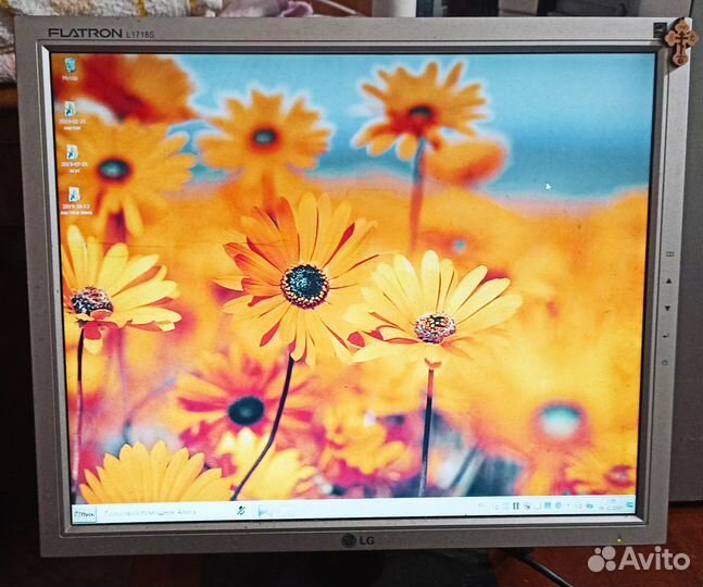 ЖК Монитор LG flatron L 171 8S-SN
