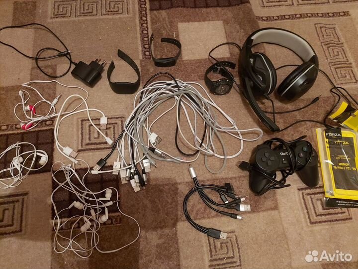 Аксессуары для мобильных телефонов