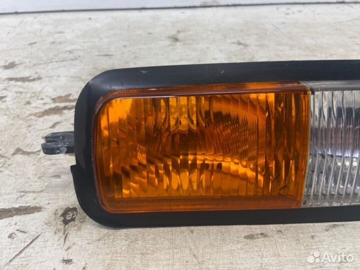 Указатель поворота передний правый LADA Niva