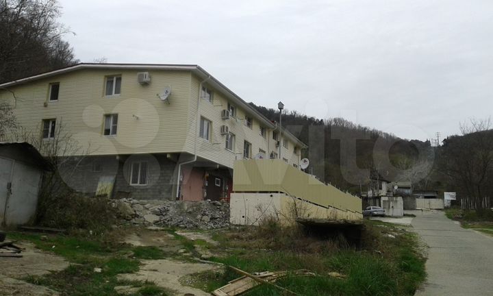 Машиноместо, > 30 м²