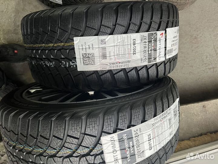 Kumho WinterCraft WP71 275/35 R19