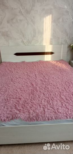 Кровать двухспальная с матрасом 160 200