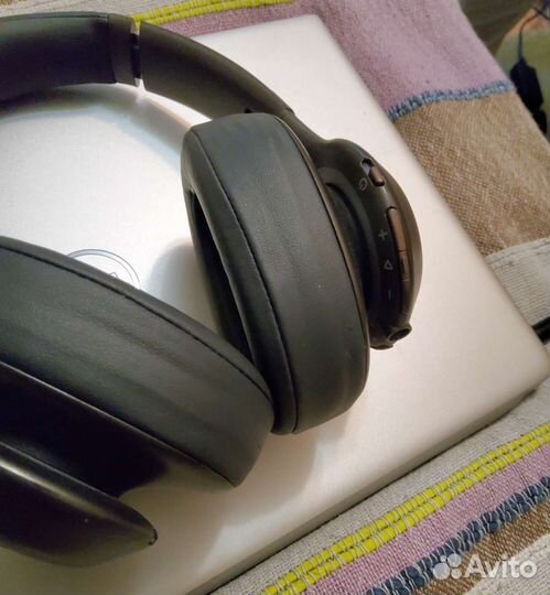 Беспроводные наушники JBL Everest 710