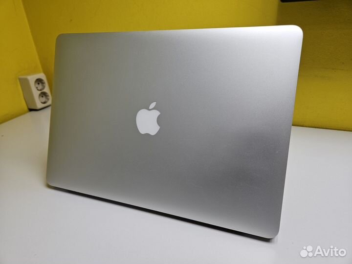 Macbook pro 15 retina 2.3/8/256/GT650M Обмен