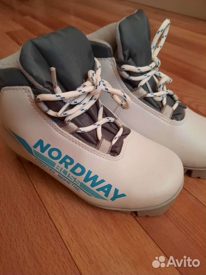 Лыжные ботинки