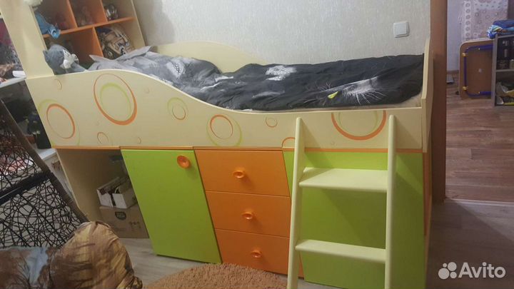 Кровать-чердак с письменным столом